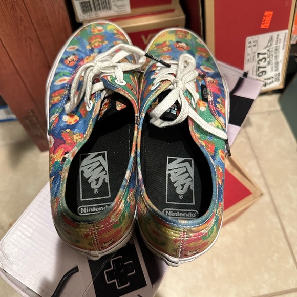 Super Mario Bros Vans - Picture 4 of 5